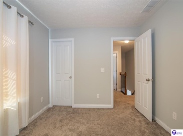 Fox Ridge Road, Radcliff, Kentucky 40160, ,3 BathroomsBathrooms,For Sale,Fox Ridge Road,HK24004041