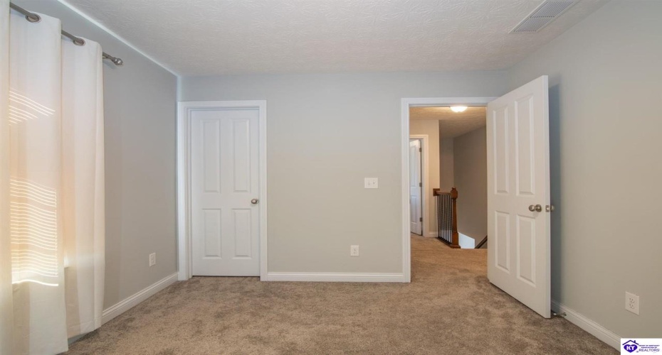 Fox Ridge Road, Radcliff, Kentucky 40160, ,3 BathroomsBathrooms,For Sale,Fox Ridge Road,HK24004041