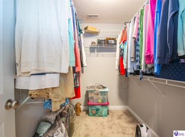 Fox Ridge Road, Radcliff, Kentucky 40160, ,3 BathroomsBathrooms,For Sale,Fox Ridge Road,HK24004041