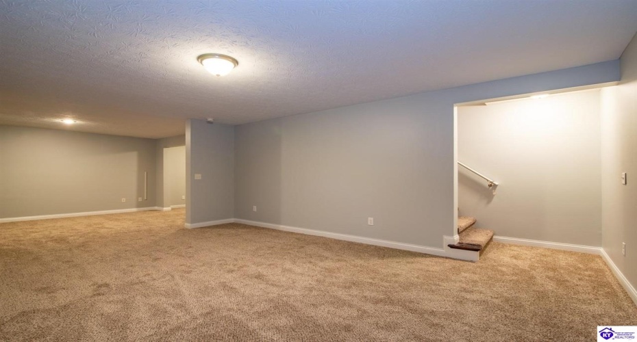 Fox Ridge Road, Radcliff, Kentucky 40160, ,3 BathroomsBathrooms,For Sale,Fox Ridge Road,HK24004041