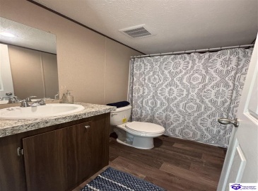 Jennings Knob Road, Vine Grove, Kentucky 40175, ,2 BathroomsBathrooms,For Sale,Jennings Knob Road,HK24004042