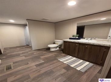 Jennings Knob Road, Vine Grove, Kentucky 40175, ,2 BathroomsBathrooms,For Sale,Jennings Knob Road,HK24004042