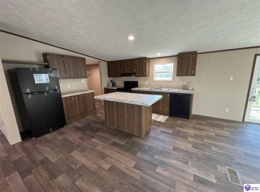 Jennings Knob Road, Vine Grove, Kentucky 40175, ,2 BathroomsBathrooms,For Sale,Jennings Knob Road,HK24004042