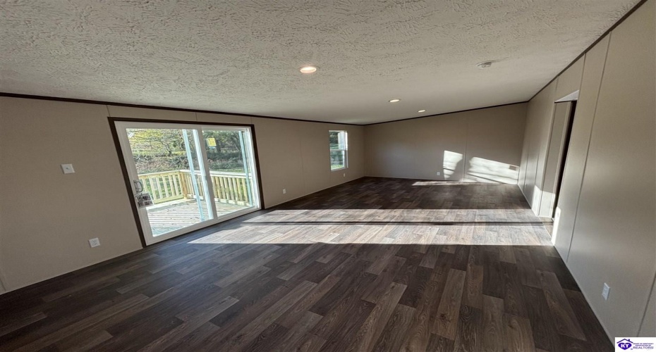 Jennings Knob Road, Vine Grove, Kentucky 40175, ,2 BathroomsBathrooms,For Sale,Jennings Knob Road,HK24004042