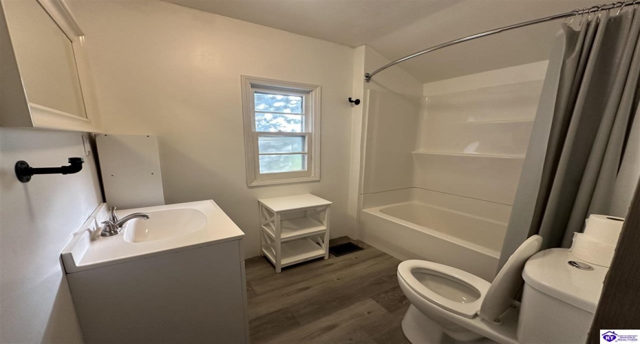 Vine Street, Radcliff, Kentucky 40160, ,1 BathroomBathrooms,For Sale,Vine Street,HK24004047