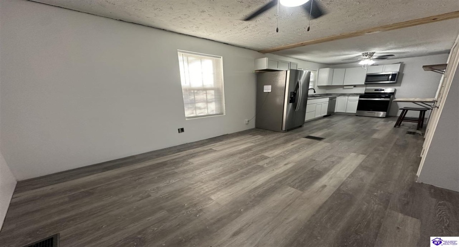 Vine Street, Radcliff, Kentucky 40160, ,1 BathroomBathrooms,For Sale,Vine Street,HK24004047