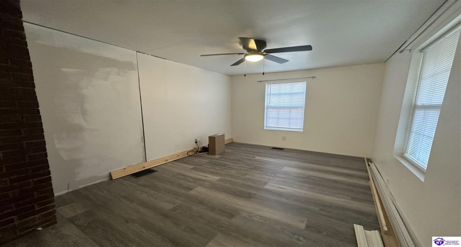 Vine Street, Radcliff, Kentucky 40160, ,1 BathroomBathrooms,For Sale,Vine Street,HK24004047