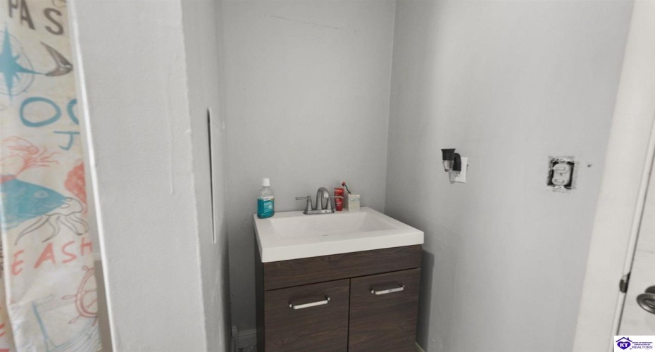 Blair Road, Cave City, Kentucky 42127, ,2 BathroomsBathrooms,For Sale,Blair Road,HK24004048