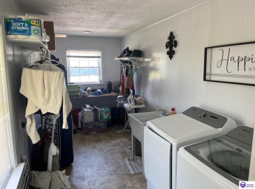 Hawkins Road, Hodgenville, Kentucky 42748, ,4 BathroomsBathrooms,For Sale,Hawkins Road,HK24001460