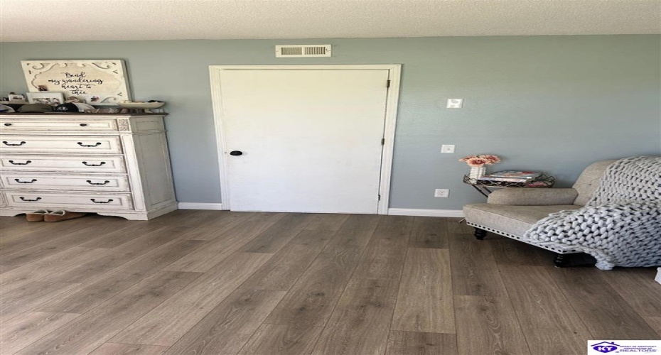 Hawkins Road, Hodgenville, Kentucky 42748, ,4 BathroomsBathrooms,For Sale,Hawkins Road,HK24001460