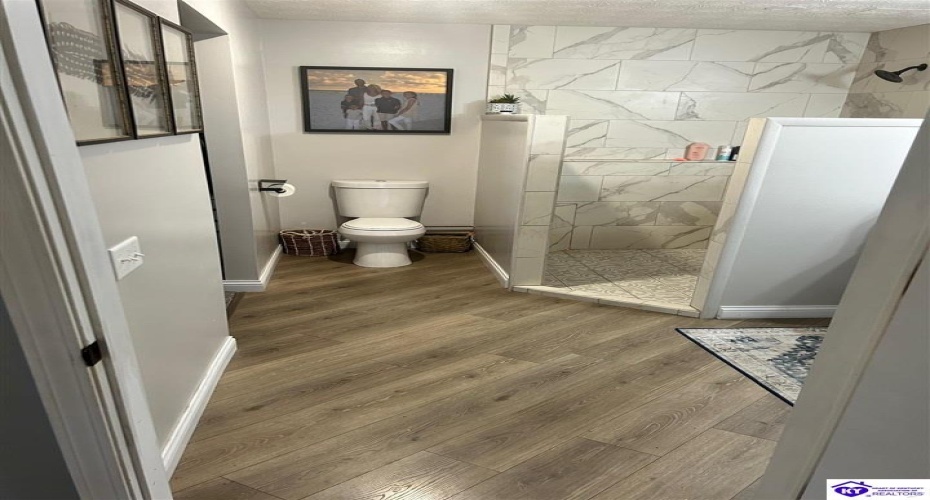 Hawkins Road, Hodgenville, Kentucky 42748, ,4 BathroomsBathrooms,For Sale,Hawkins Road,HK24001460