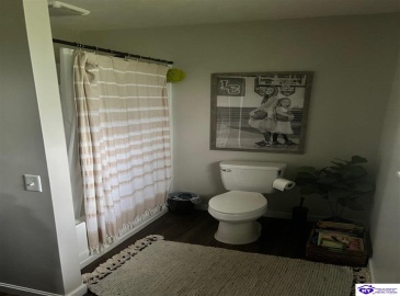 Hawkins Road, Hodgenville, Kentucky 42748, ,4 BathroomsBathrooms,For Sale,Hawkins Road,HK24001460