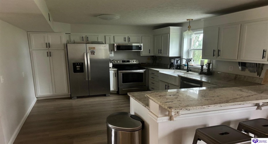 Hawkins Road, Hodgenville, Kentucky 42748, ,4 BathroomsBathrooms,For Sale,Hawkins Road,HK24001460