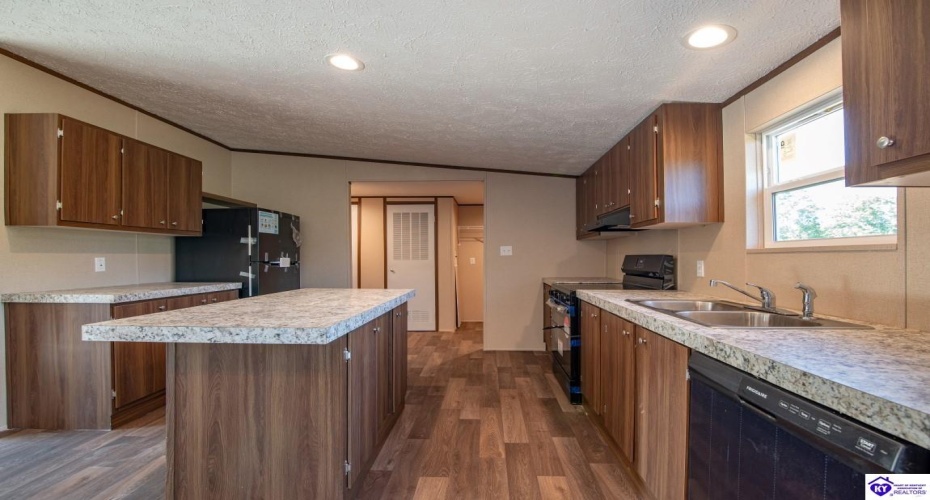 Eagles Nest Road, Ekron, Kentucky 40117, ,2 BathroomsBathrooms,For Sale,Eagles Nest Road,HK24003547