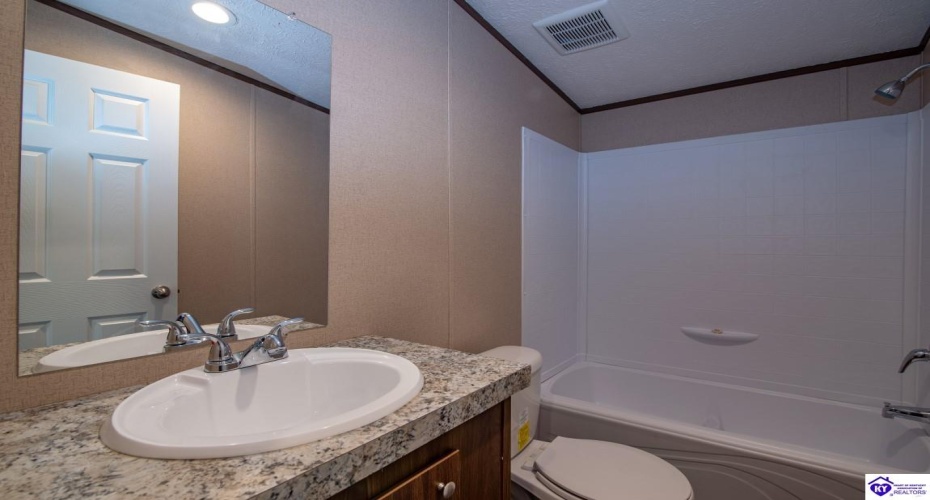 Eagles Nest Road, Ekron, Kentucky 40117, ,2 BathroomsBathrooms,For Sale,Eagles Nest Road,HK24003547