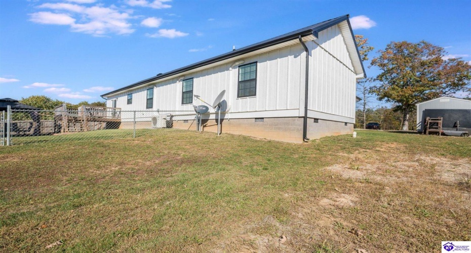 Sunbeam Road, Leitchfield, Kentucky 42754, ,2 BathroomsBathrooms,For Sale,Sunbeam Road,HK24004053