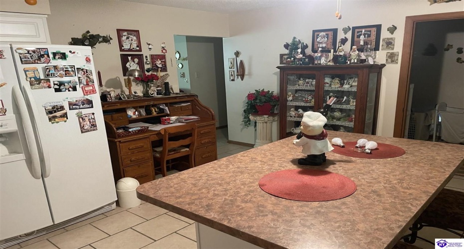 Battle Training Road, Elizabethtown, Kentucky 42701-6110, ,2 BathroomsBathrooms,For Sale,Battle Training Road,HK24004057