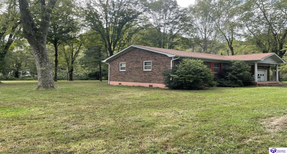 Battle Training Road, Elizabethtown, Kentucky 42701-6110, ,2 BathroomsBathrooms,For Sale,Battle Training Road,HK24004057