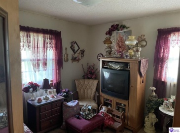 Battle Training Road, Elizabethtown, Kentucky 42701-6110, ,2 BathroomsBathrooms,For Sale,Battle Training Road,HK24004057