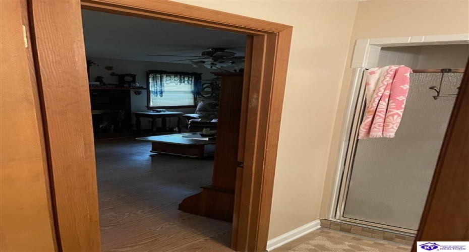 Battle Training Road, Elizabethtown, Kentucky 42701-6110, ,2 BathroomsBathrooms,For Sale,Battle Training Road,HK24004057