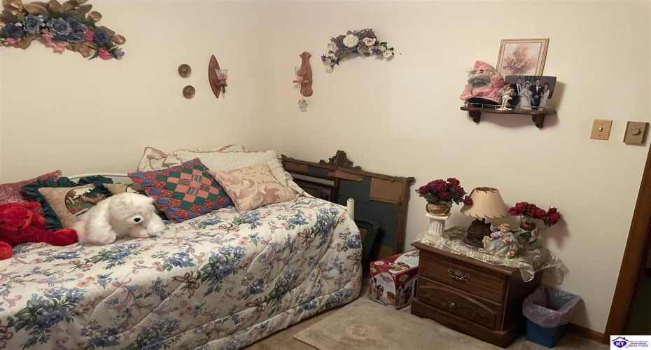 Battle Training Road, Elizabethtown, Kentucky 42701-6110, ,2 BathroomsBathrooms,For Sale,Battle Training Road,HK24004057