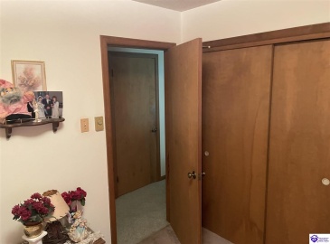 Battle Training Road, Elizabethtown, Kentucky 42701-6110, ,2 BathroomsBathrooms,For Sale,Battle Training Road,HK24004057