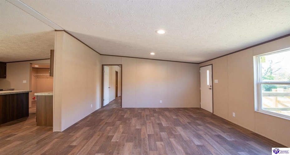 Dixie Highway, Upton, Kentucky 42784, ,2 BathroomsBathrooms,For Sale,Dixie Highway,HK24004061