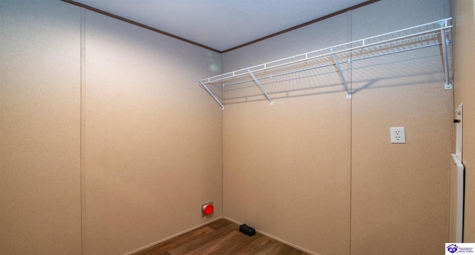 Dixie Highway, Upton, Kentucky 42784, ,2 BathroomsBathrooms,For Sale,Dixie Highway,HK24004061