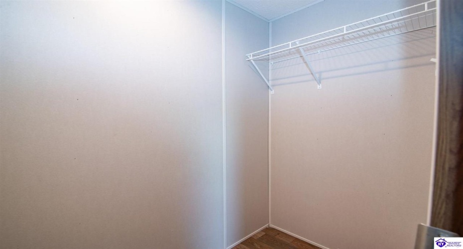 Dixie Highway, Upton, Kentucky 42784, ,2 BathroomsBathrooms,For Sale,Dixie Highway,HK24004061