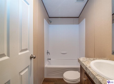 Dixie Highway, Upton, Kentucky 42784, ,2 BathroomsBathrooms,For Sale,Dixie Highway,HK24004061