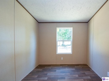 Dixie Highway, Upton, Kentucky 42784, ,2 BathroomsBathrooms,For Sale,Dixie Highway,HK24004061