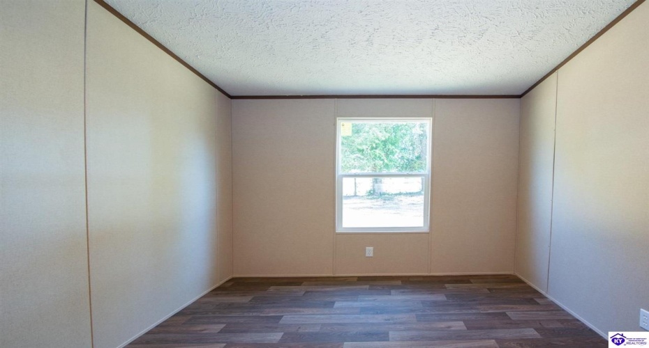 Dixie Highway, Upton, Kentucky 42784, ,2 BathroomsBathrooms,For Sale,Dixie Highway,HK24004061