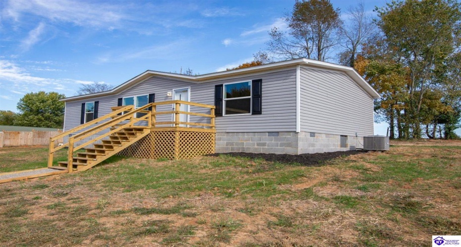 Dixie Highway, Upton, Kentucky 42784, ,2 BathroomsBathrooms,For Sale,Dixie Highway,HK24004061