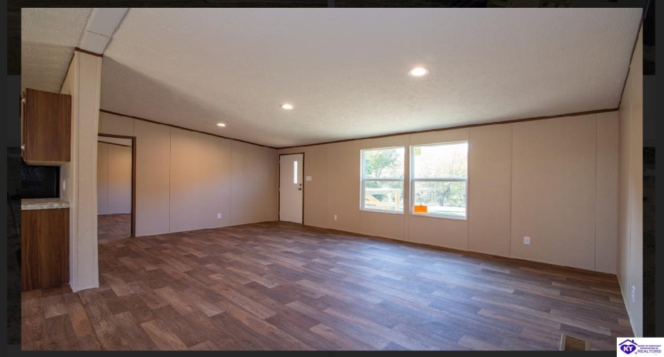 Dixie Highway, Upton, Kentucky 42784, ,2 BathroomsBathrooms,For Sale,Dixie Highway,HK24004065