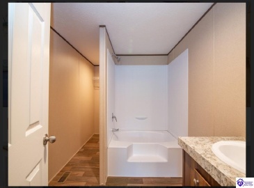 Dixie Highway, Upton, Kentucky 42784, ,2 BathroomsBathrooms,For Sale,Dixie Highway,HK24004065