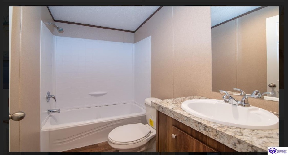 Dixie Highway, Upton, Kentucky 42784, ,2 BathroomsBathrooms,For Sale,Dixie Highway,HK24004065