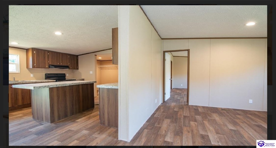 Dixie Highway, Upton, Kentucky 42784, ,2 BathroomsBathrooms,For Sale,Dixie Highway,HK24004065