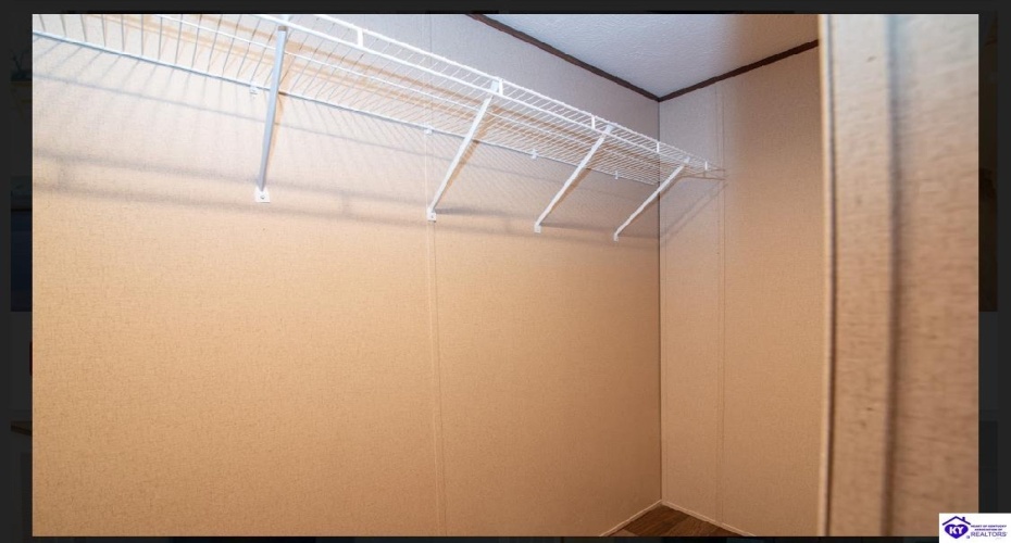 Dixie Highway, Upton, Kentucky 42784, ,2 BathroomsBathrooms,For Sale,Dixie Highway,HK24004065