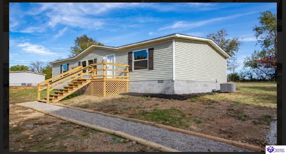 Dixie Highway, Upton, Kentucky 42784, ,2 BathroomsBathrooms,For Sale,Dixie Highway,HK24004065