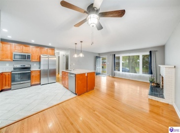 Dell Brooke Ave, Louisville, Kentucky 40220, ,3 BathroomsBathrooms,For Sale,Dell Brooke Ave,HK24004069