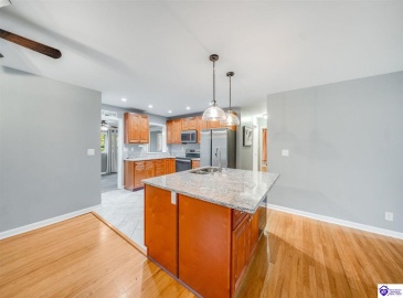 Dell Brooke Ave, Louisville, Kentucky 40220, ,3 BathroomsBathrooms,For Sale,Dell Brooke Ave,HK24004069