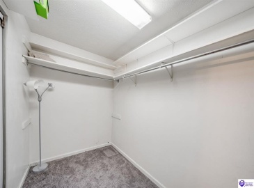 Dell Brooke Ave, Louisville, Kentucky 40220, ,3 BathroomsBathrooms,For Sale,Dell Brooke Ave,HK24004069