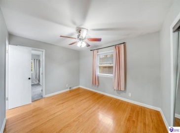 Dell Brooke Ave, Louisville, Kentucky 40220, ,3 BathroomsBathrooms,For Sale,Dell Brooke Ave,HK24004069