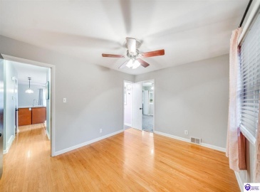 Dell Brooke Ave, Louisville, Kentucky 40220, ,3 BathroomsBathrooms,For Sale,Dell Brooke Ave,HK24004069