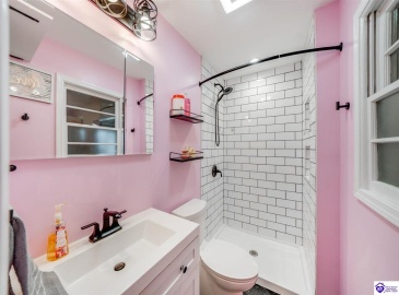 Dell Brooke Ave, Louisville, Kentucky 40220, ,3 BathroomsBathrooms,For Sale,Dell Brooke Ave,HK24004069