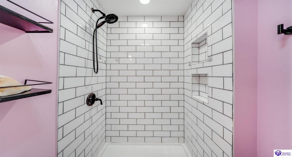 Dell Brooke Ave, Louisville, Kentucky 40220, ,3 BathroomsBathrooms,For Sale,Dell Brooke Ave,HK24004069