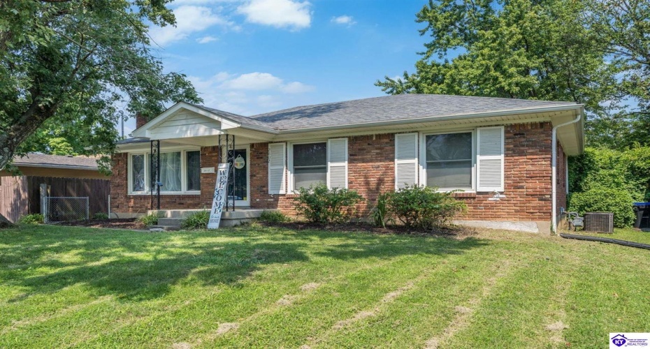 Dell Brooke Ave, Louisville, Kentucky 40220, ,3 BathroomsBathrooms,For Sale,Dell Brooke Ave,HK24004069