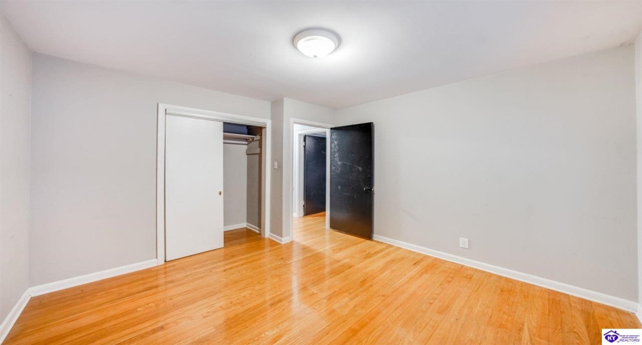 Dell Brooke Ave, Louisville, Kentucky 40220, ,3 BathroomsBathrooms,For Sale,Dell Brooke Ave,HK24004069