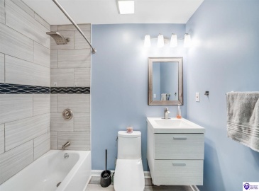 Dell Brooke Ave, Louisville, Kentucky 40220, ,3 BathroomsBathrooms,For Sale,Dell Brooke Ave,HK24004069