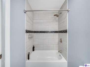 Dell Brooke Ave, Louisville, Kentucky 40220, ,3 BathroomsBathrooms,For Sale,Dell Brooke Ave,HK24004069